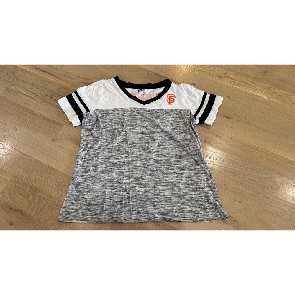 New Era San Francisco Giants colorblock V-neck t-shirt women’s size XL